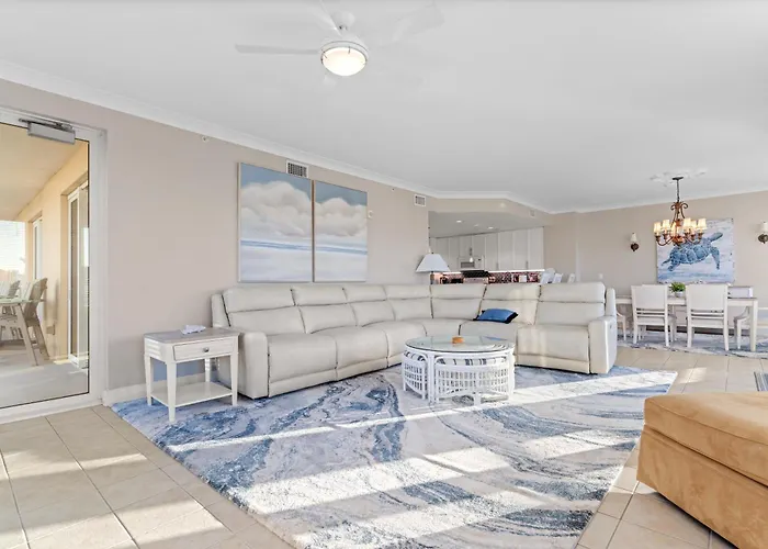 Holiday home Bright 4br With Huge Balcony, Pools, And Direct Access *