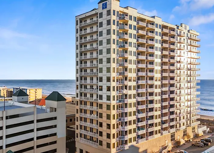 Bright 4br With Huge Balcony, Pools, And Direct Access Ocean City