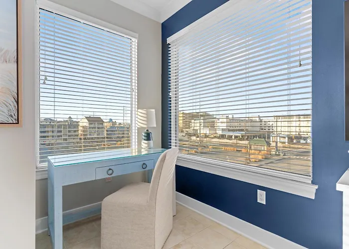 Bright 4br With Huge Balcony, Pools, And Direct Access * Ocean City
