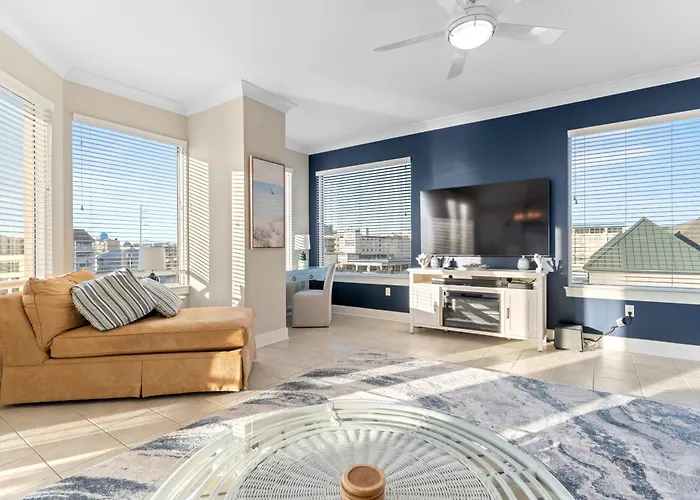 Bright 4br With Huge Balcony, Pools, And Direct Access Holiday home *