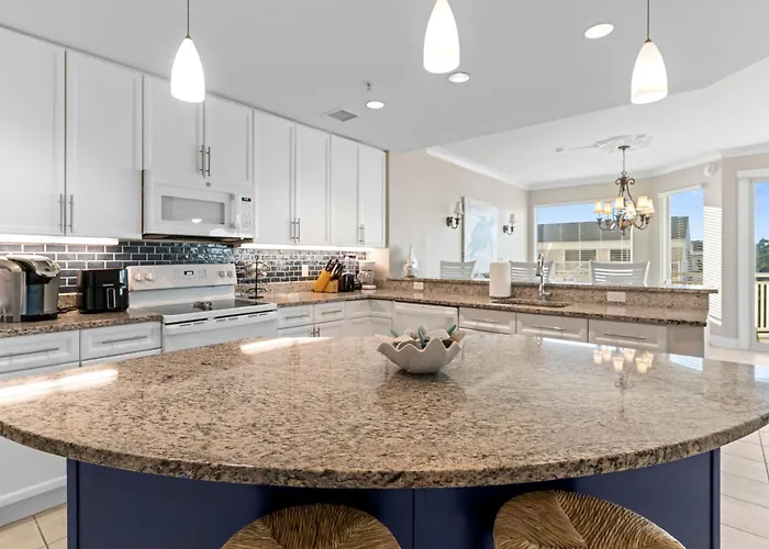 Bright 4br With Huge Balcony, Pools, And Direct Access * Ocean City