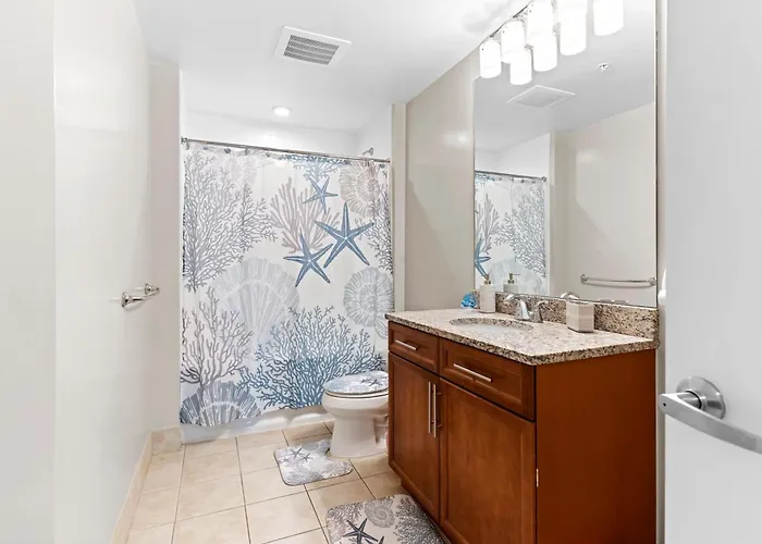Holiday home Bright 4br With Huge Balcony, Pools, And Direct Access