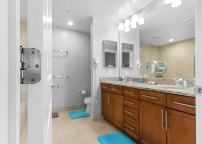 Bright 4br With Huge Balcony, Pools, And Direct Access Ocean City