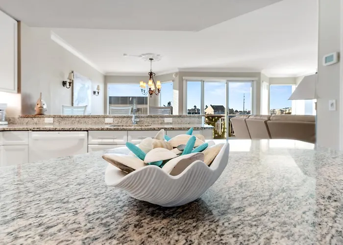 Bright 4br With Huge Balcony, Pools, And Direct Access Holiday home