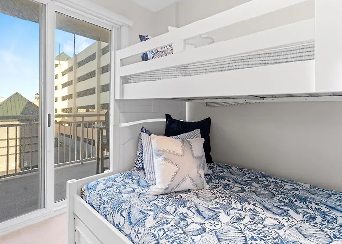 Bright 4br With Huge Balcony, Pools, And Direct Access * Ocean City