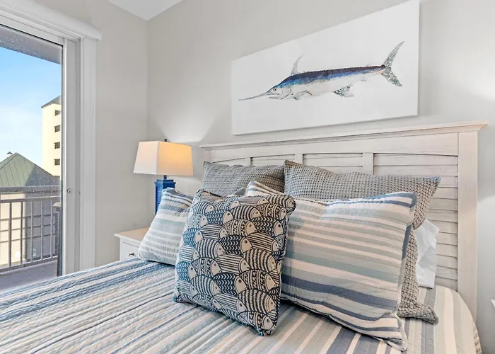 Bright 4br With Huge Balcony, Pools, And Direct Access *