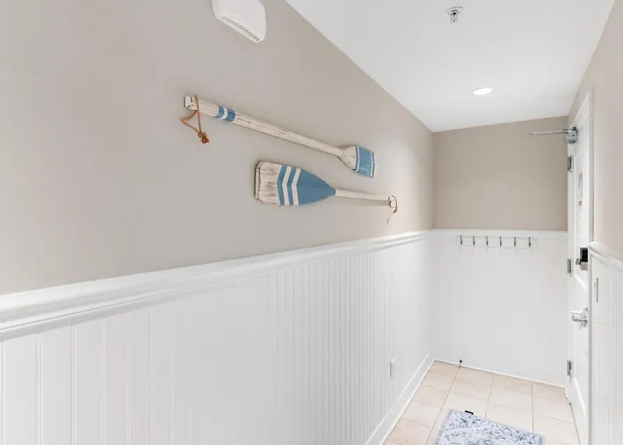 Bright 4br With Huge Balcony, Pools, And Direct Access Ocean City